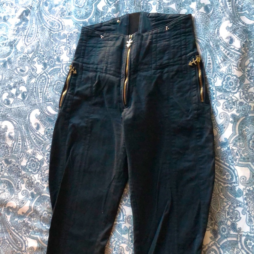 High rise black, comfortable, stylish black jeans with anchor zipper